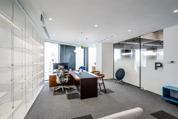 微型企業采取的辦公室設計的極簡風格模式